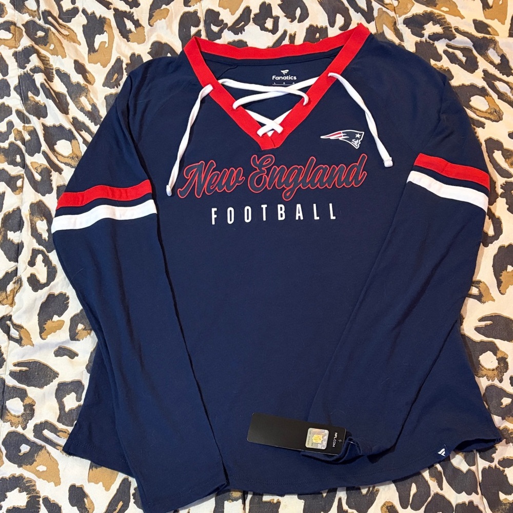 Fanatics Navy and Red New England Football Shirt woman’s size large